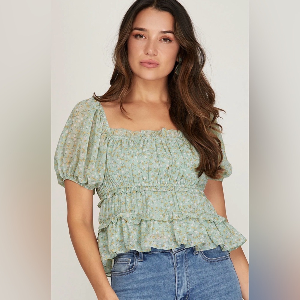 She + Sky Mint Floral Puff-Sleeve Smocked Peplum Top